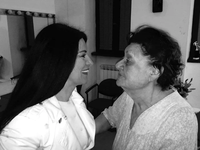 
    Ștefan Bănică Jr a publicat și o fotografie pe rețelele de socializare în care apare Tamara Buciuceanu afișând un zâmbet largFoto Instagram  