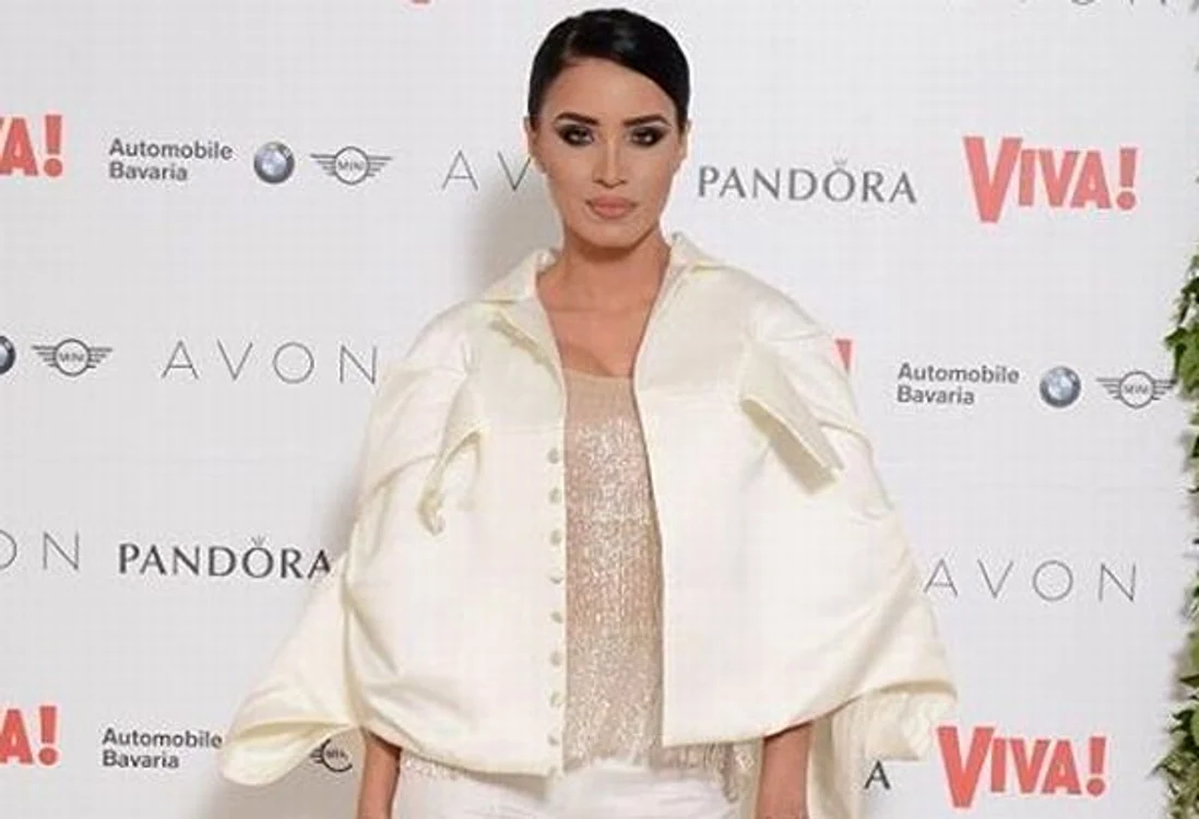 Deşi au avut ţinute asemănătoare, Adelina nu a fost la fel de apreciată ca Diana foto: arhiva personală