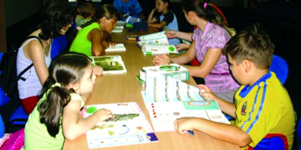 Bacău: Copiii se distrează gratuit la Biblioteca Judeţeană