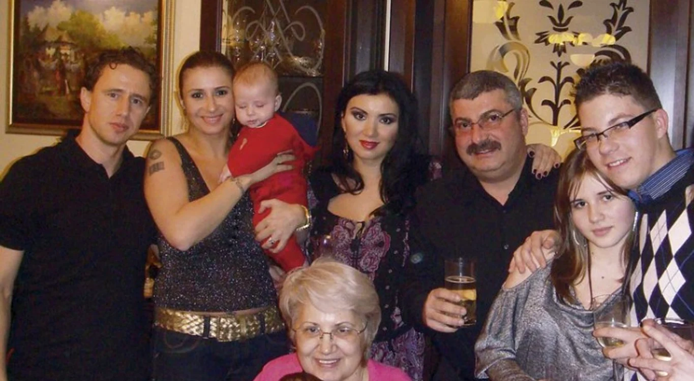 Silviu Prigoană și Adriana Bahmuțeanu, în casa Anamariei Prodan foto: Facebook