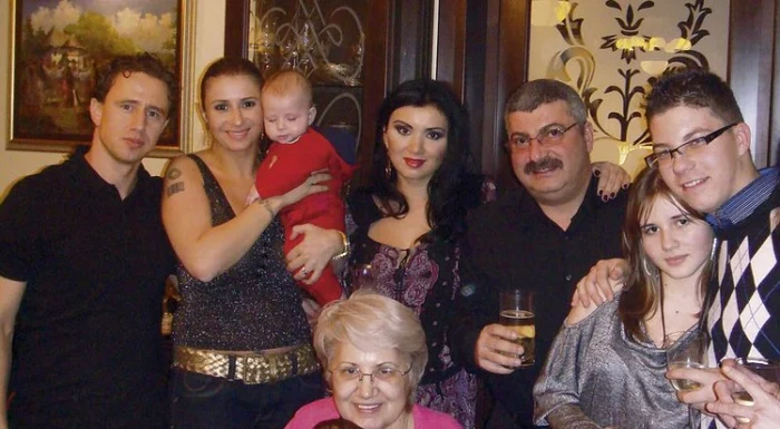 Silviu Prigoană și Adriana Bahmuțeanu, în casa Anamariei Prodan foto: Facebook