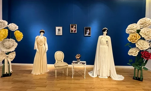 Expoziția ROYAL, dedicată Reginei Maria, ajunge la Castelul Balcic (© Academia de Artă Handmade București)