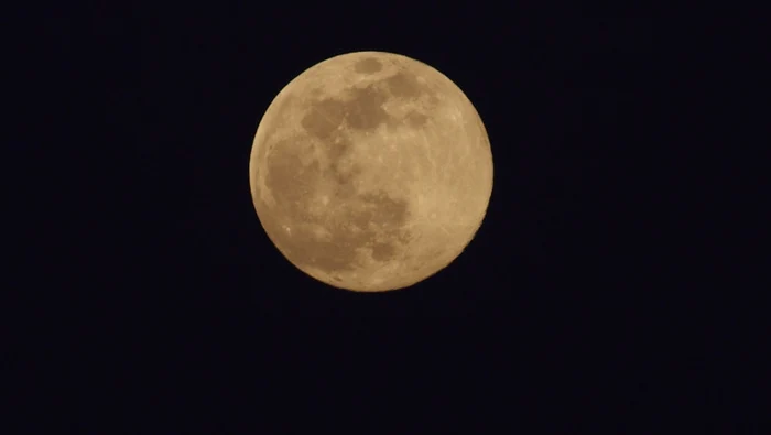 
    Duminică, 28 martie, va putea fi observată prima superlună din această primăvarăFoto: Facebook  