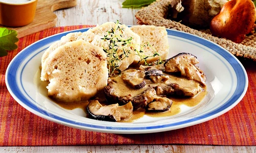 carne de vita cu sos de ciuperci jpeg