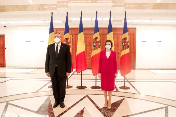 Premierul român Nicolae Ciucă şi preşedintele Maia Sandu.