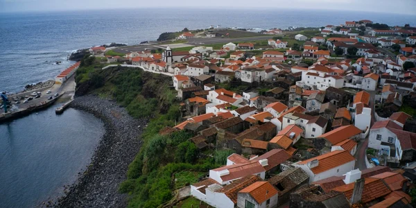 insula corvo arhipelagul azore foto shutterstock