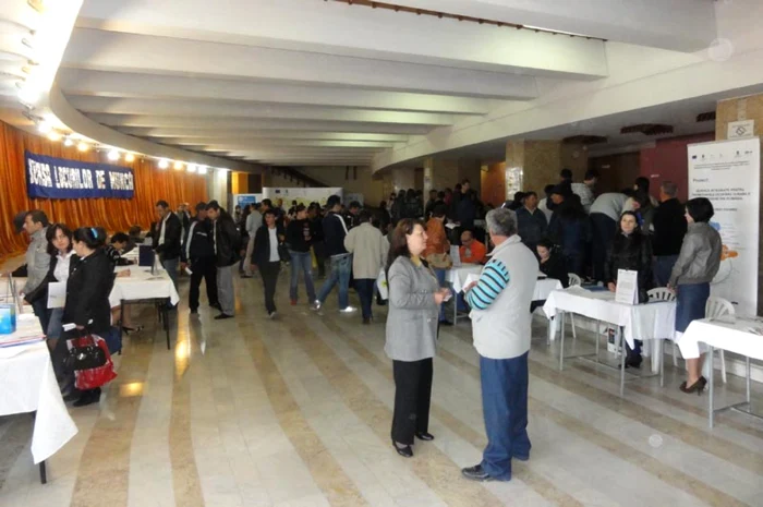 Românii au la dispoziţie locuri de muncă în ţară prin reţaua ANOFM FOTO Adevărul