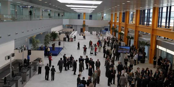 Expoziţie inedită la aeroport. FOTO: Arhivă