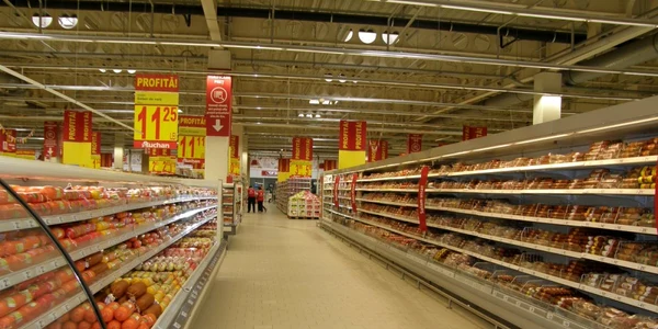 Primul hipermarket Auchan din Braşov. FOTOSimona Suciu