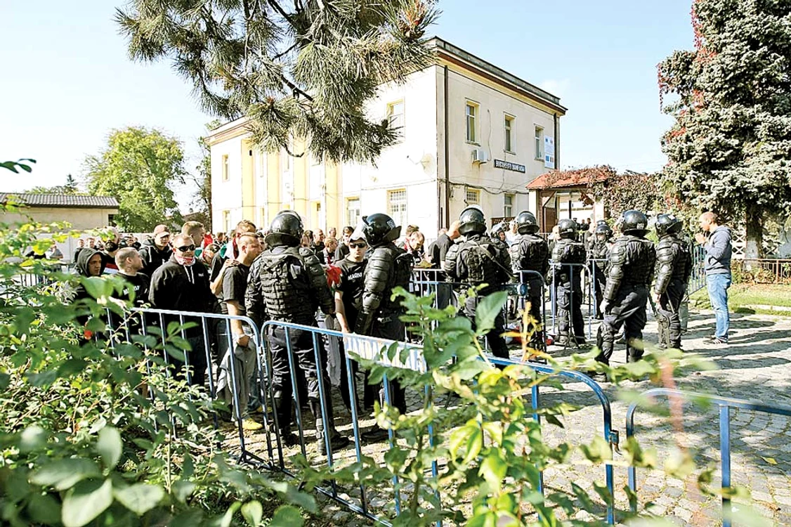 Numărul jandarmilor a fost aproape dublu faţă de cel al suporterilor