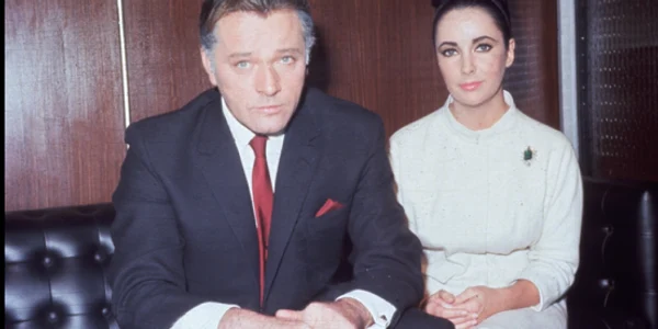 Elizabeth Taylor şi Richard Burton