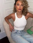 Rose Bertram sursa Instagram jpg