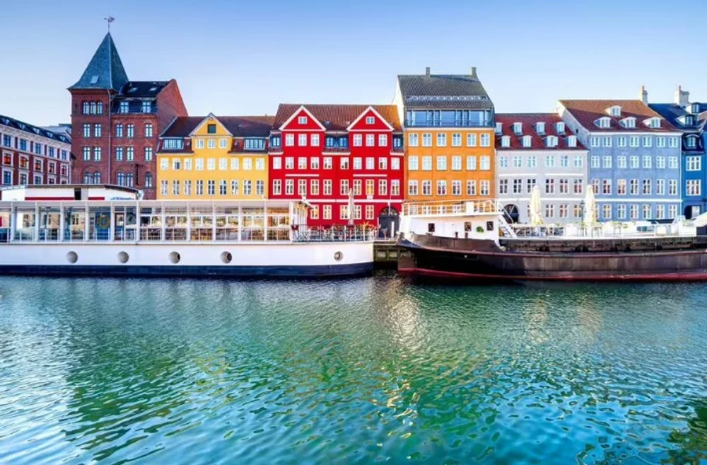 Primul tren rapid care va lega trei orașe superbe din Europa. Cât costă biletul care asigură confort de cinci stele și mic dejun