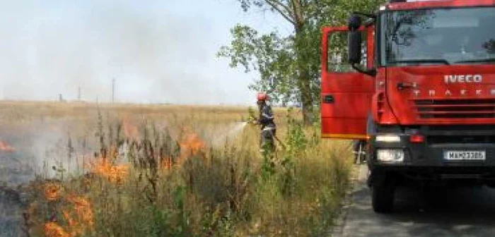 Slatina: Peste 200 de incedii la mirişti în Olt