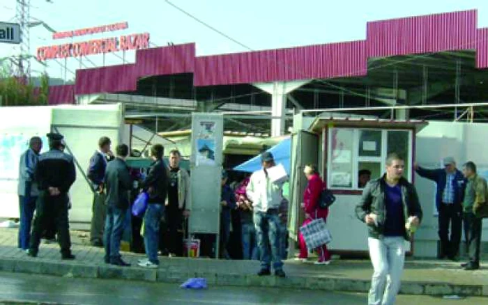 Suceava: Valutiştii de la Bazar se plâng de lipsa clienţilor