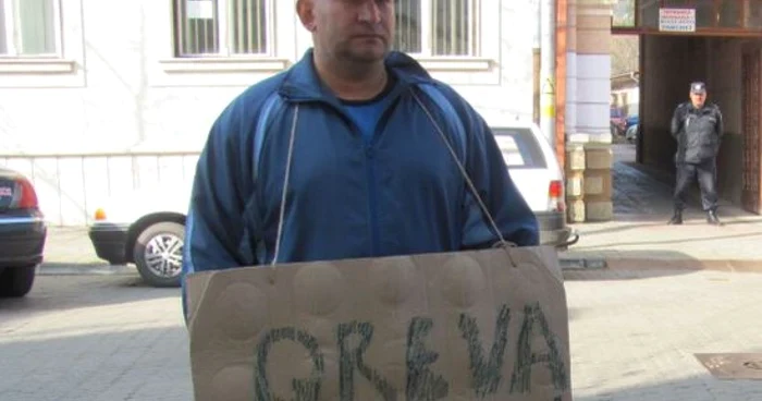 Vili Rupa, în timpul unei acţiuni de protest. FOTO: ADEVĂRUL.