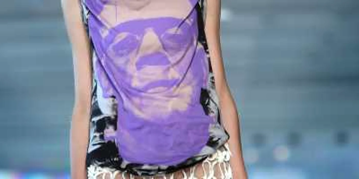 Colecţia primăvară-vară 2013, semnată de de Christopher Kane FOTO Getty Images/Gulliver