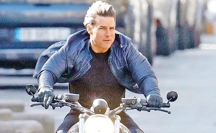 
    Starul e  considerat prea bătrân pentru filmele de acţiune  