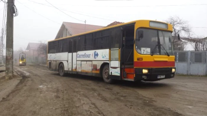 Transportatorul a reluat de miercuri cursele în cartierul Dudaşul Schelei FOTO Corina Macavei