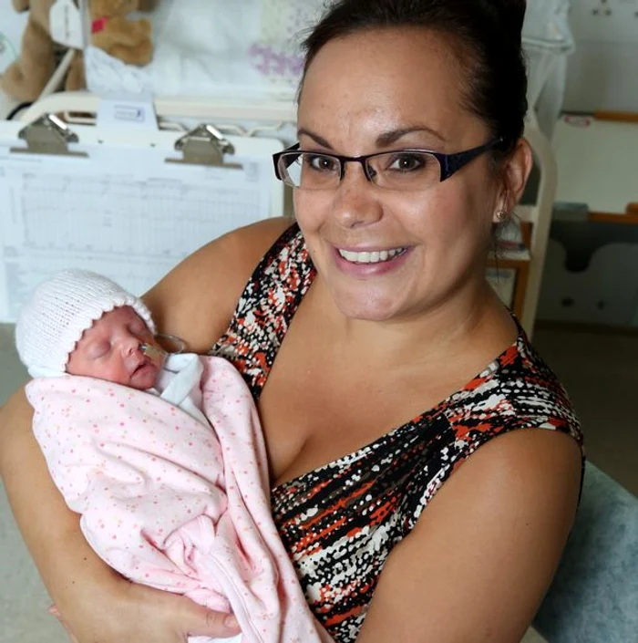 Heather și Jasmine după trei săptămâni de la naștere