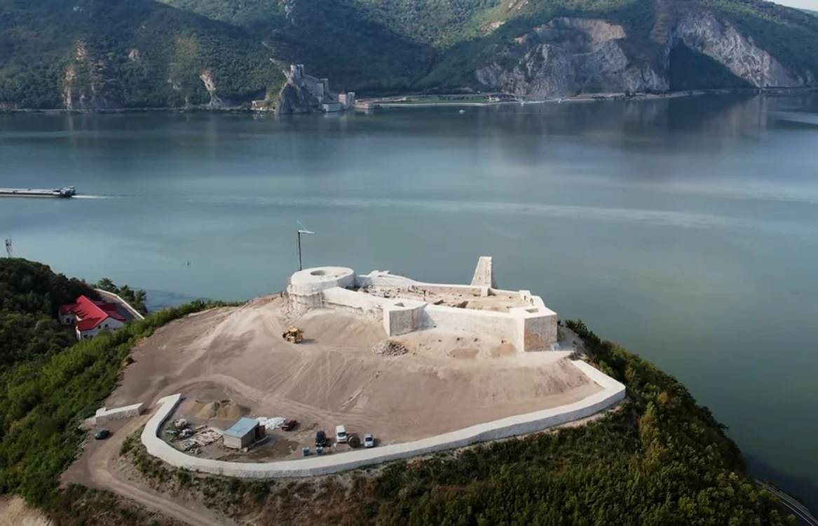 Cetatea Ladislau de pe Clisura Dunării SURSA Primăria Coronini