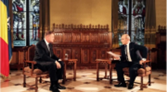 Klaus Ioahnnis şi Rareş Bogdan, la Realitatea TV FOTO captură via dcnews.ro