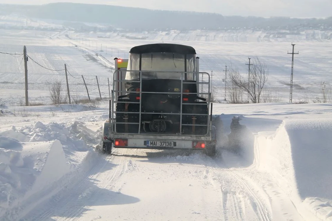 Drumul spre Arsura a fost blocat de sulurile de zăpadă