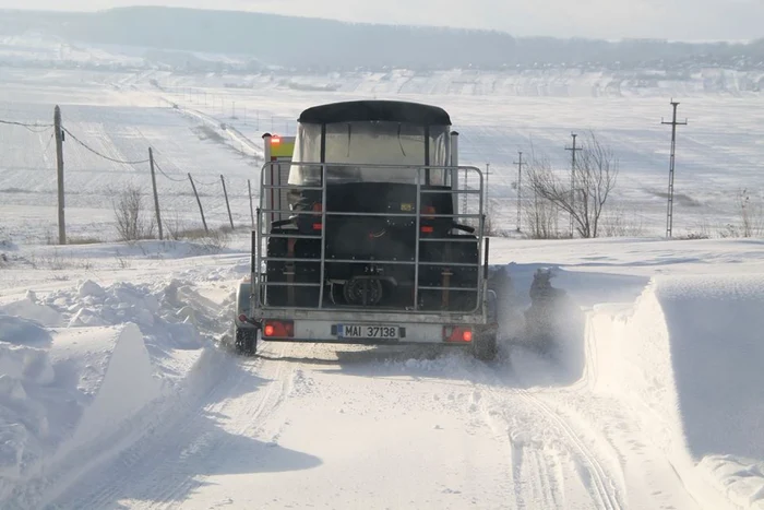 Drumul spre Arsura a fost blocat de sulurile de zăpadă