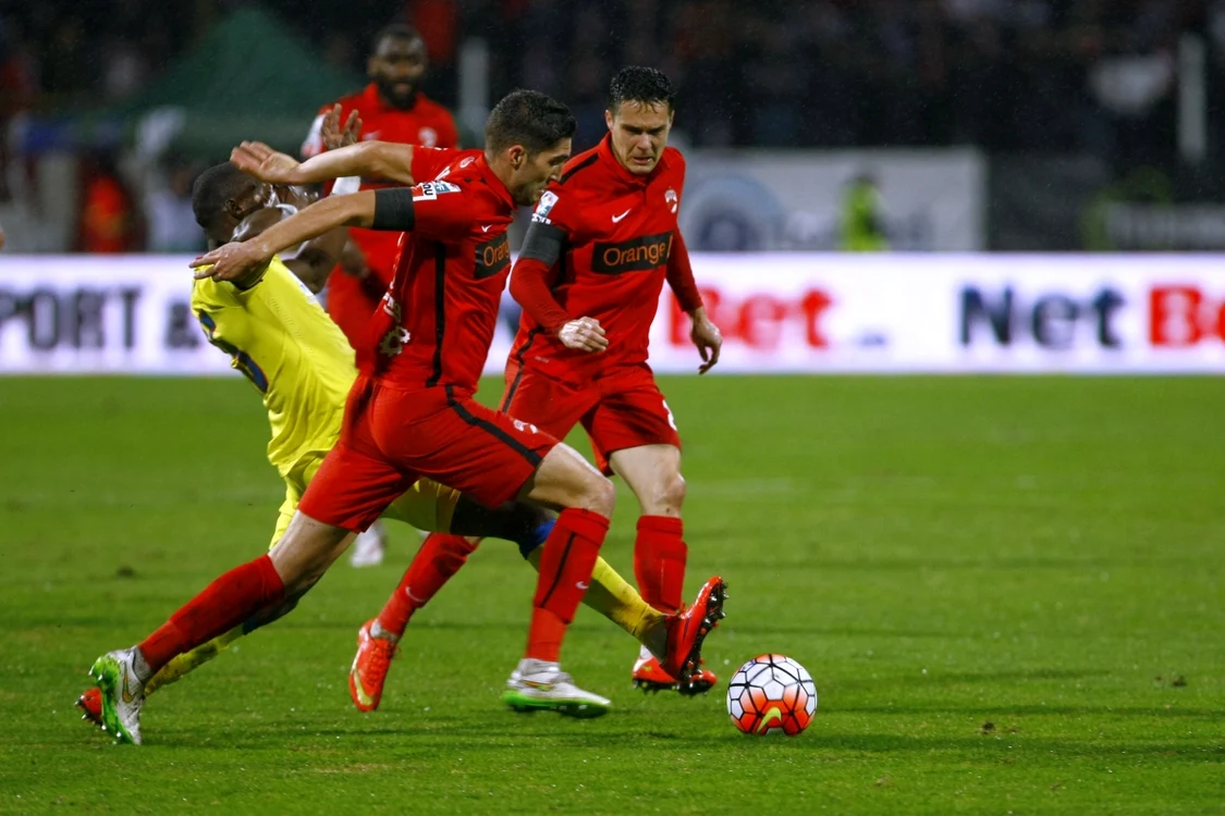 
    Dinamoviştii au izbutit să zdrobească Steaua după cinci ani de secetăFoto: David Muntean  