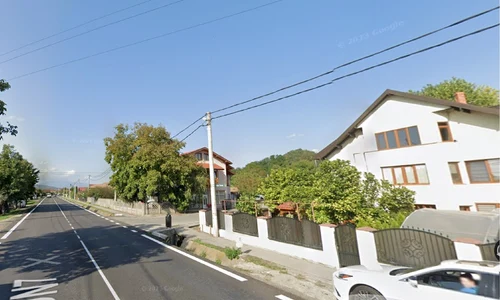 DN7 - centura Râmnicului se intersectează cu strada pe care a fost semnalată prezența unui urs Google Maps