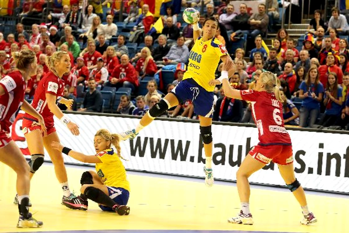 
    Cristina Neagu a jucat puțin la debutul turneului finalFOTO: Mediafax  