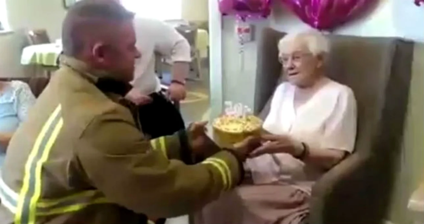 La împlinirea vârstei de 105 ani, Ivena Smailes a avut o dorință inedităfoto: captură video/Independent.co.uk