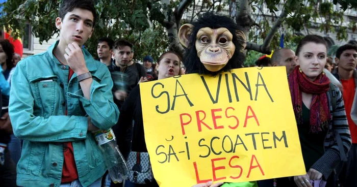 Un mesaj deja clasic, afişat în zilele de proteste faţă de proiectul minier Roşia Montană FOTO Adevărul