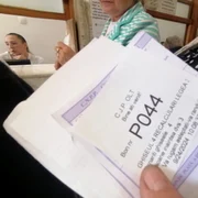 pensionari nemultumiti cer lamuriri la casa de pensii olt, septembrie 2024   foto alina mitran (3) jpeg