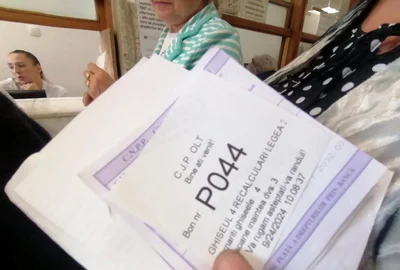 pensionari nemultumiti cer lamuriri la casa de pensii olt, septembrie 2024   foto alina mitran (3) jpeg