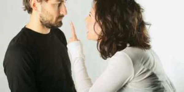 Femeile se simt ameninţate de pasiunea bărbaţilor pentru filme deocheate  Foto: Shutterstock