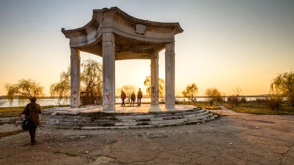 Lacul Morii   povestea sumbră a unuia dintre cele mai populare locuri de recreere din București  jpeg