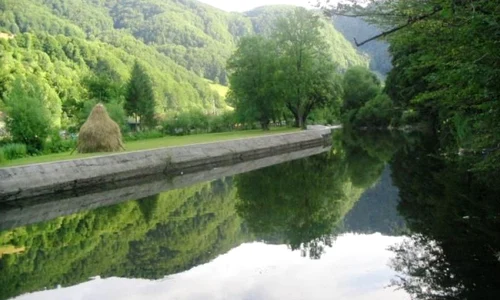 Valea Iadului    un colţ de rai jpeg