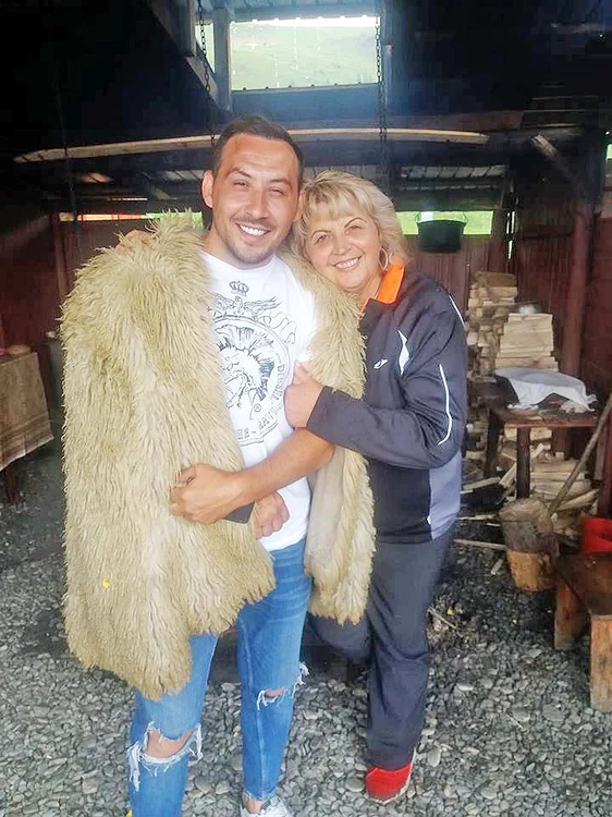 Şi cântăreţul Ştefan Stan  a trecut pe la stână