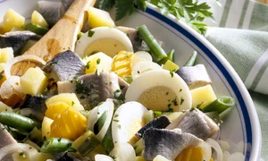 salata de hering cu cartofi jpeg