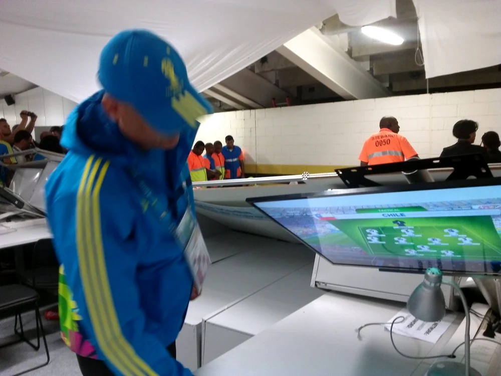 Partida dintre Spania şi Chile care s-a jucat miercuri seară pe arena „Maracana“, din Rio de Janeiro, a debutat cu scene violente