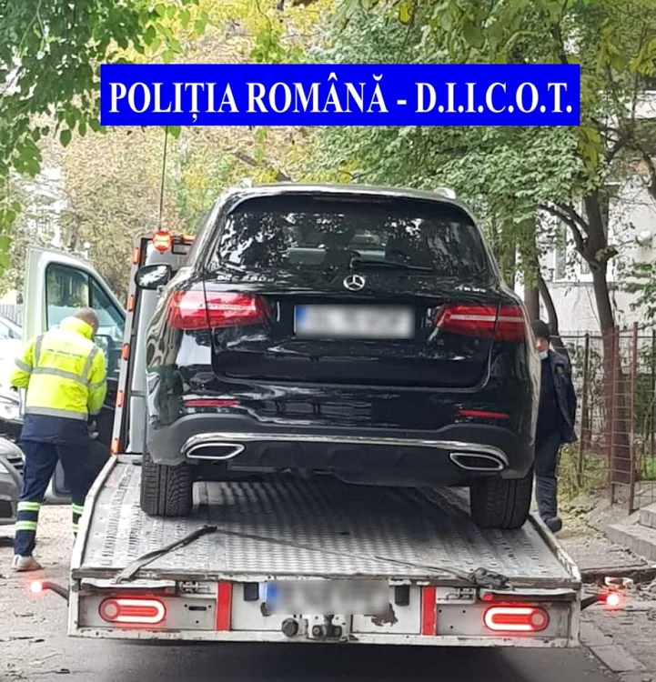 
    Procurorii DIICOT au ridicat importante sume de bani Foto: adevarul.ro  