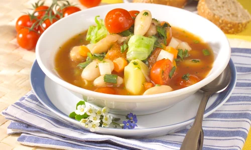 ciorba de fasole cu legume jpeg