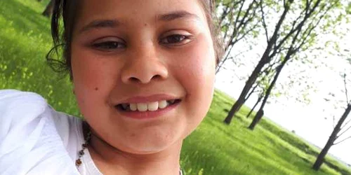 fetita moarta gura sutii