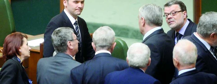 Senatorul Dan Şova a fost scăpat la vot de mâna justiţiei cu ajutorul colegilor săi parlamentari