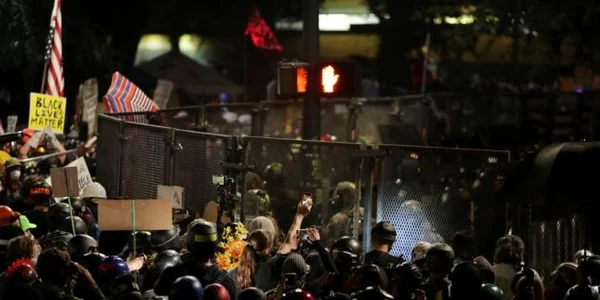 Proteste Black Lives Matter în Portland şi Los Angeles FOTO EPA-EFE