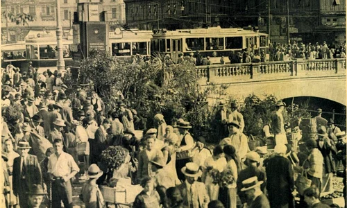 Piața Bibescu Vodă (© Ilustrațiunea Română, 10 august 1932)