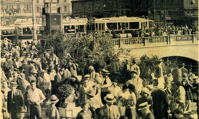 Piața Bibescu Vodă (© Ilustrațiunea Română, 10 august 1932)