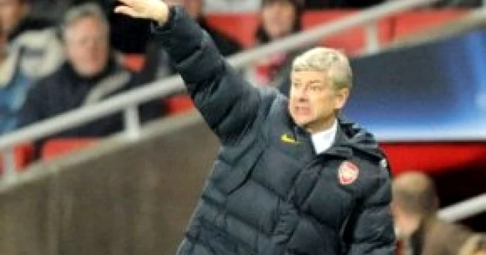Wenger îl critică pe Hiddink pentru accidentarea lui Arşavin