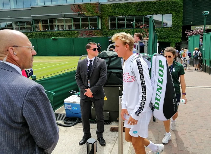 
    Filip Jianu a debutat cu victoria în întrecerea juniorilor de la Wimbledon 2019Foto: Marian Burlacu, Wimbledon  